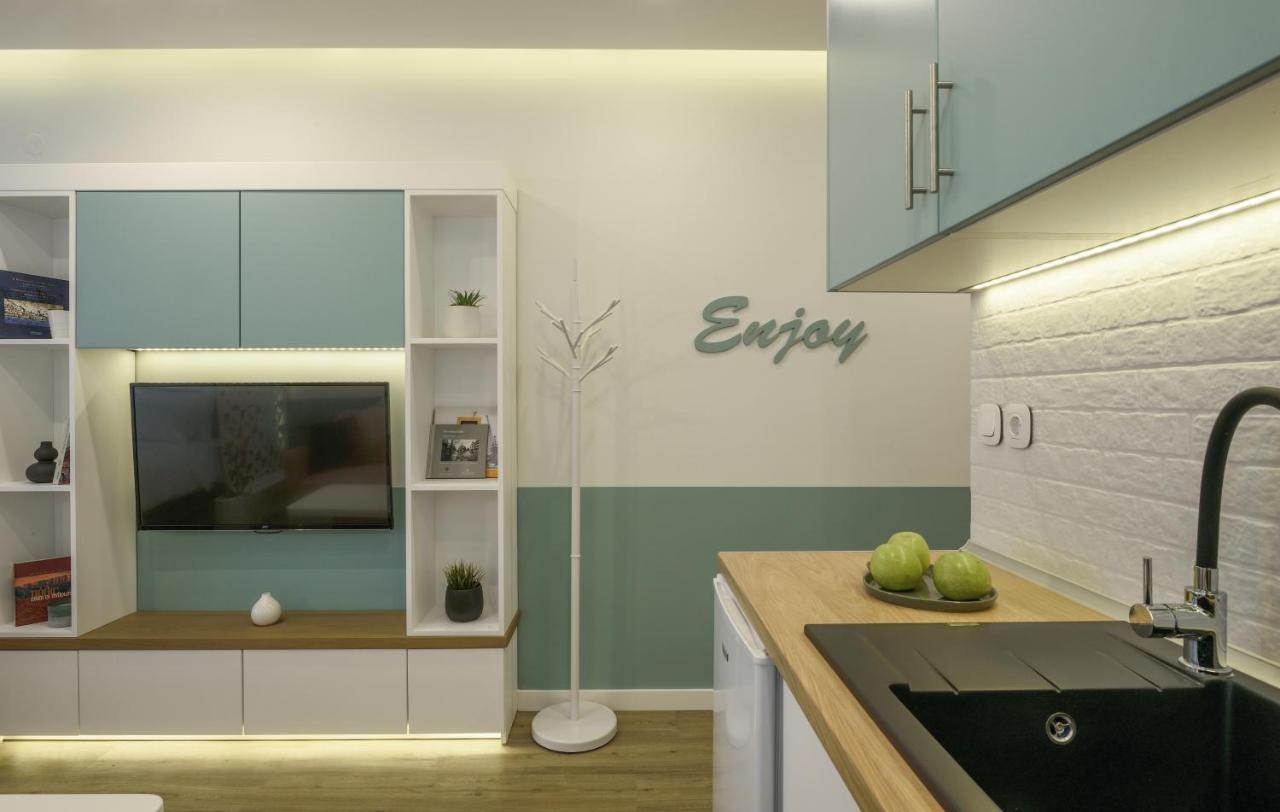 Τhe Half Root Suite In The Heart Of City Center Tesalonika Bagian luar foto