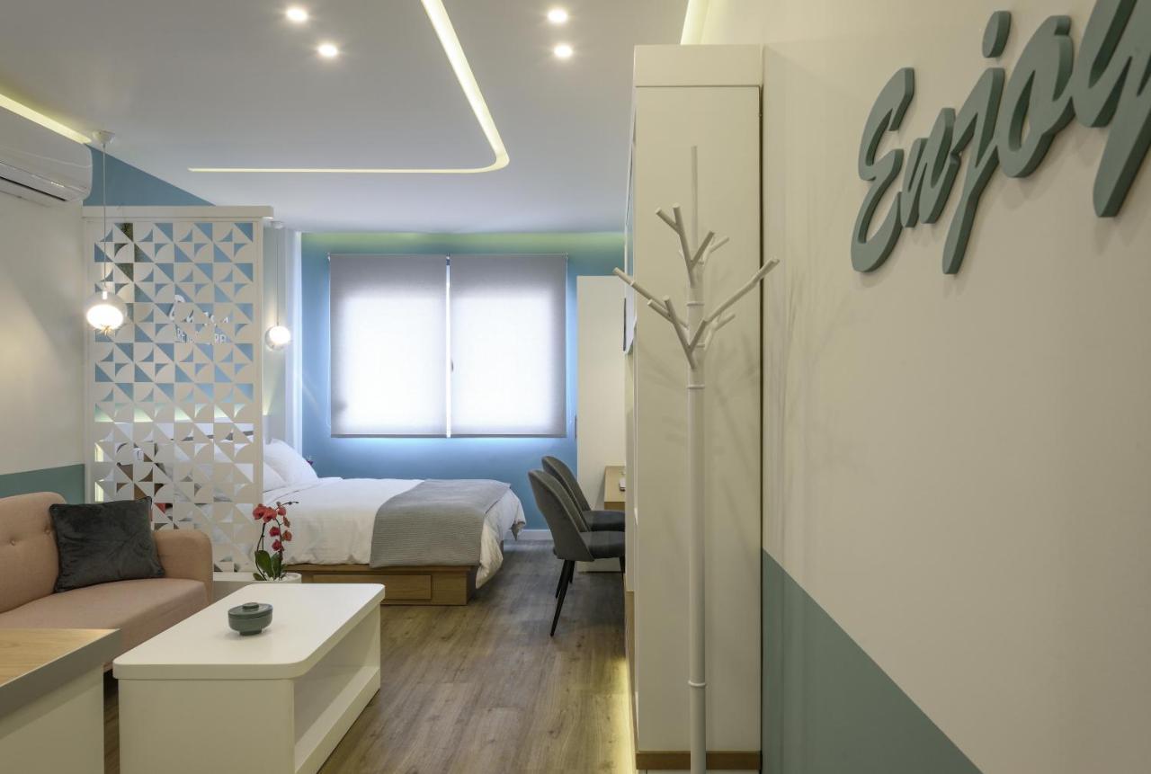 Τhe Half Root Suite In The Heart Of City Center Tesalonika Bagian luar foto