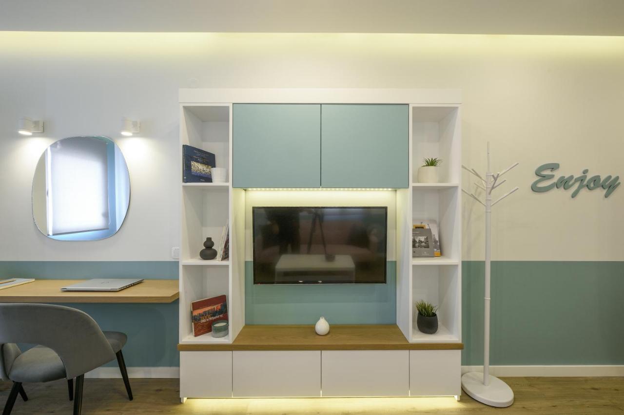 Τhe Half Root Suite In The Heart Of City Center Tesalonika Bagian luar foto