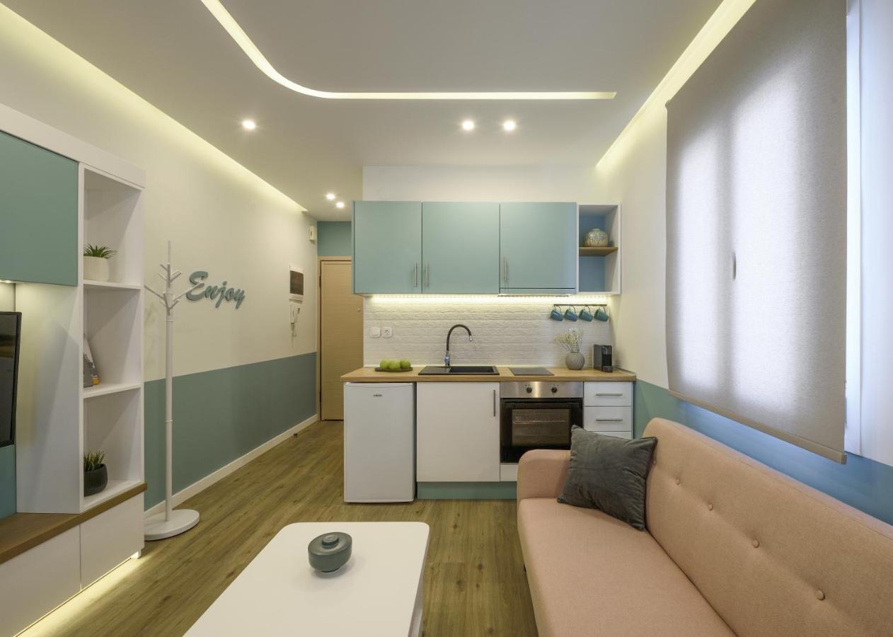 Τhe Half Root Suite In The Heart Of City Center Tesalonika Bagian luar foto