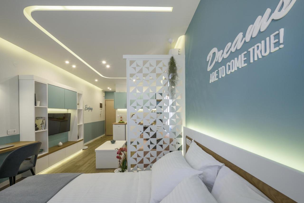 Τhe Half Root Suite In The Heart Of City Center Tesalonika Bagian luar foto