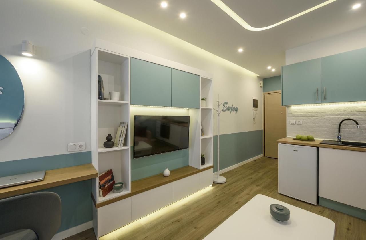 Τhe Half Root Suite In The Heart Of City Center Tesalonika Bagian luar foto