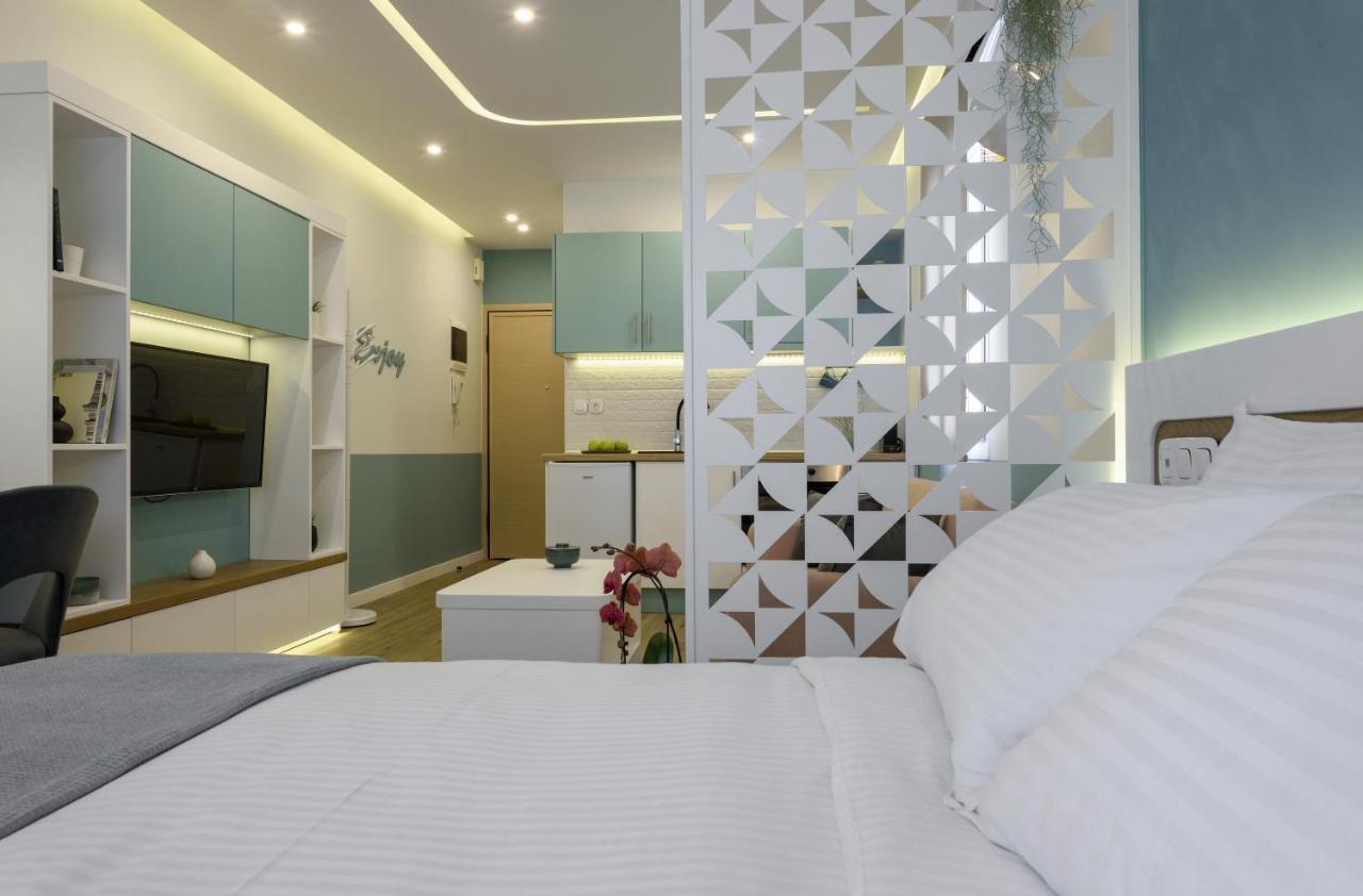 Τhe Half Root Suite In The Heart Of City Center Tesalonika Bagian luar foto